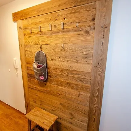 Penthouse Eightyone Incl Summer Card By In One Apartamento *